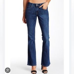 Levi’s Size Junior 11M  W29L30 Superlow